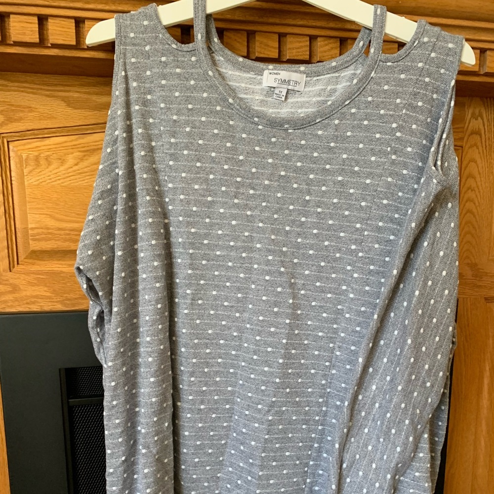 Women Symmetry 1x Cold Shoulder